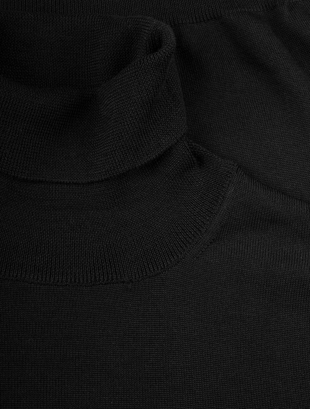 Merino Wool Turtle Neck Black - Image 4